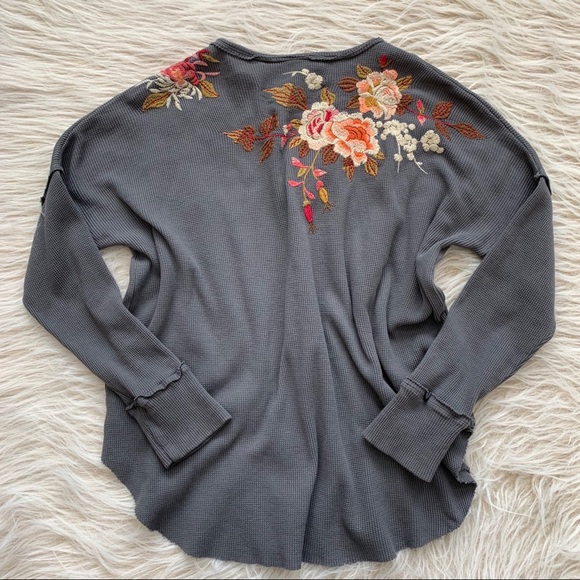 Johnny Was Chrys embroidery thermal top shirt gray - Picture 6 of 8